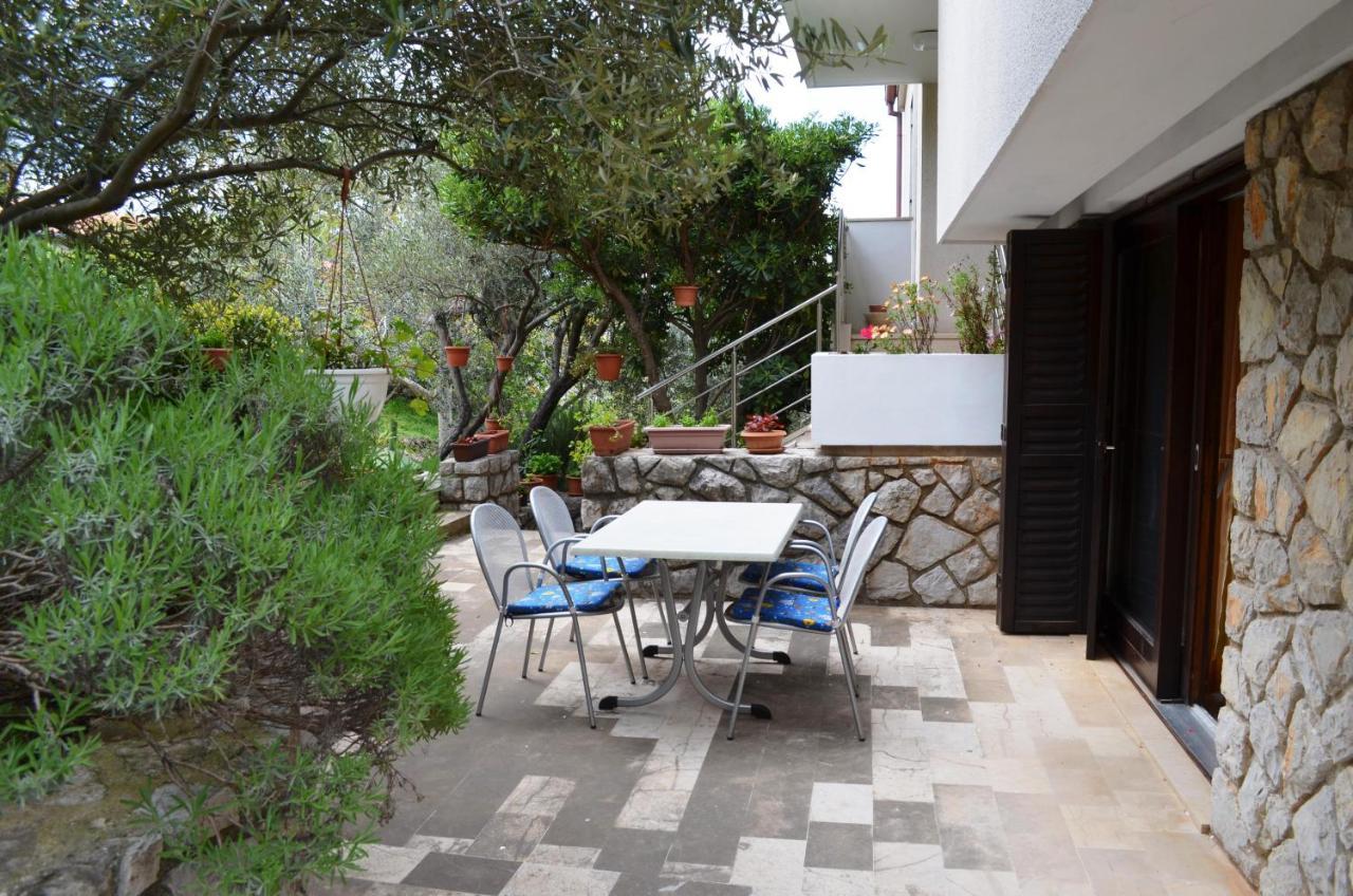 Apartments Palma & Pino Cres Exterior foto